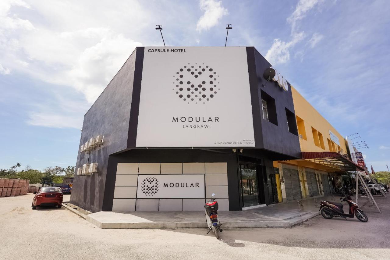 Oyo 89635 Modular Langkawi Capsule Hotel Padang Mat Sirat Exterior foto