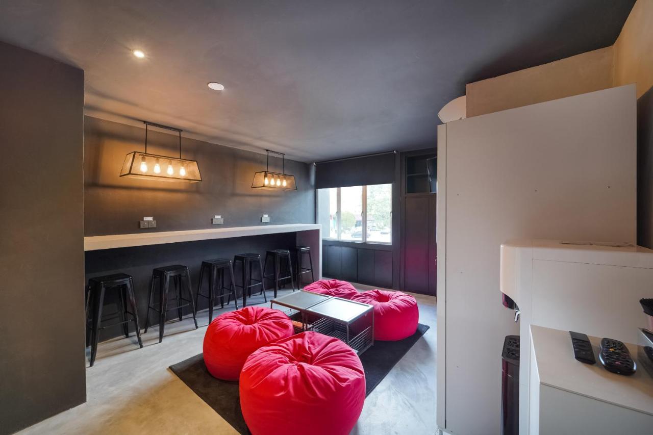 Oyo 89635 Modular Langkawi Capsule Hotel Padang Mat Sirat Exterior foto