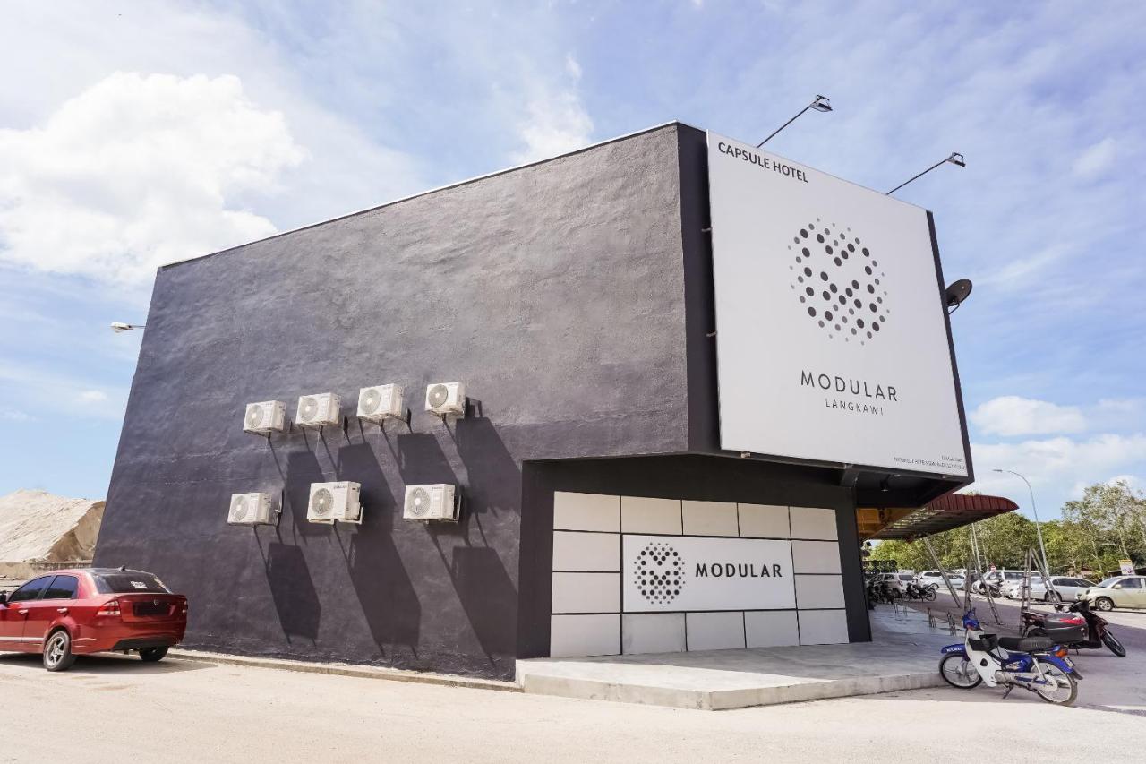 Oyo 89635 Modular Langkawi Capsule Hotel Padang Mat Sirat Exterior foto