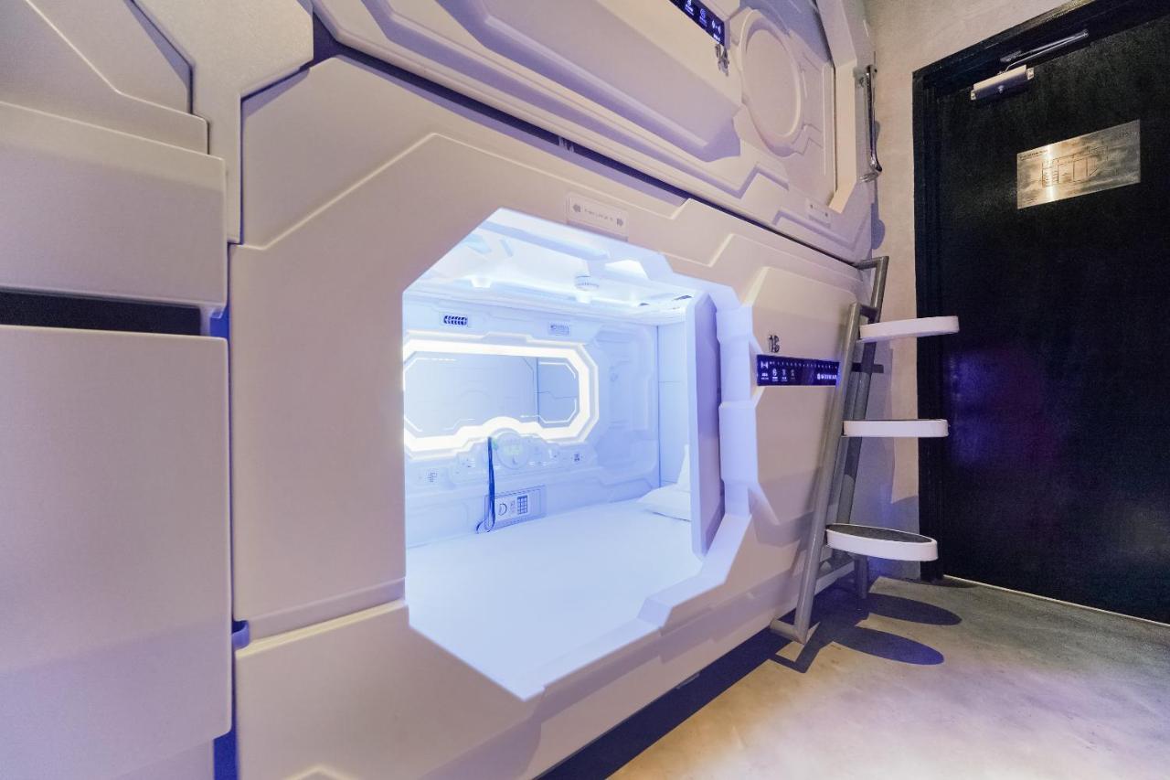 Oyo 89635 Modular Langkawi Capsule Hotel Padang Mat Sirat Exterior foto